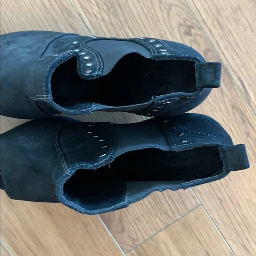 Joes jeans black suede open toe wedges